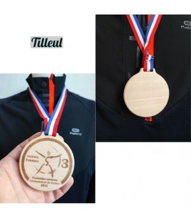 Médaille d'or de compétition sportive en tilleul massif. Recto verso
